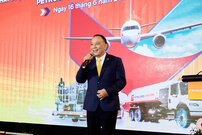 Ông Đào Đức Vũ – Phó Tổng giám đốc Sun PhuQuoc Airways phát biểu tại hội thảo