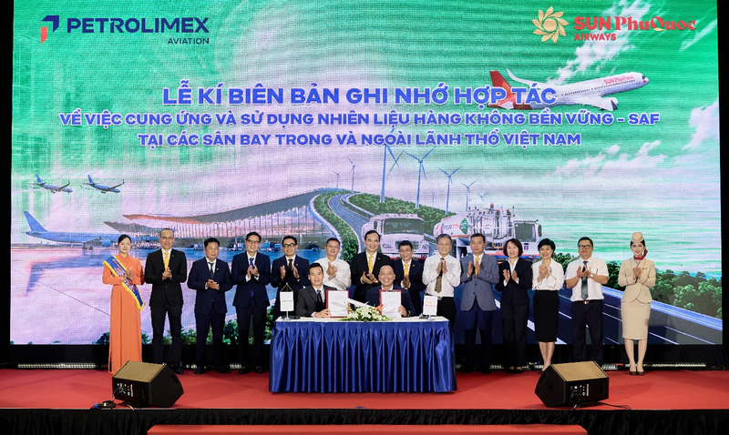 Ảnh lễ ký kết MOU về nhiên liệu hàng không bền vững (SAF)