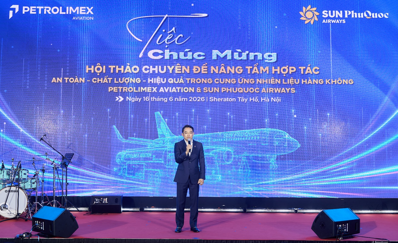 Ông Nguyễn Văn Học – Tổng giám đốc Petrolimex Aviation phát biểu tại hội thảo