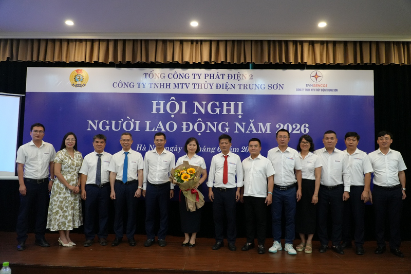 Ban thanh tra nhân dân nhiệm kỳ 2026-2028 ra mắt hội nghị và chụp ảnh lưu niệm cùng Lãnh đạo Công ty và lãnh đạo các Phòng/Phân xưởng vận hành