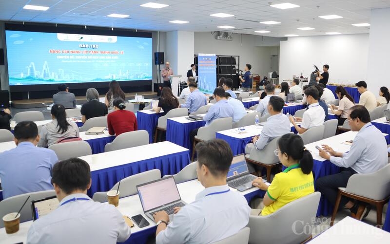 Chuyên gia cung cấp kiến thức, công cụ và giải pháp thực tiễn nhằm thích ứng với các tiêu chuẩn xanh ngày càng khắt khe của thị trường quốc tế cho doanh nghiệp tại sự kiện.