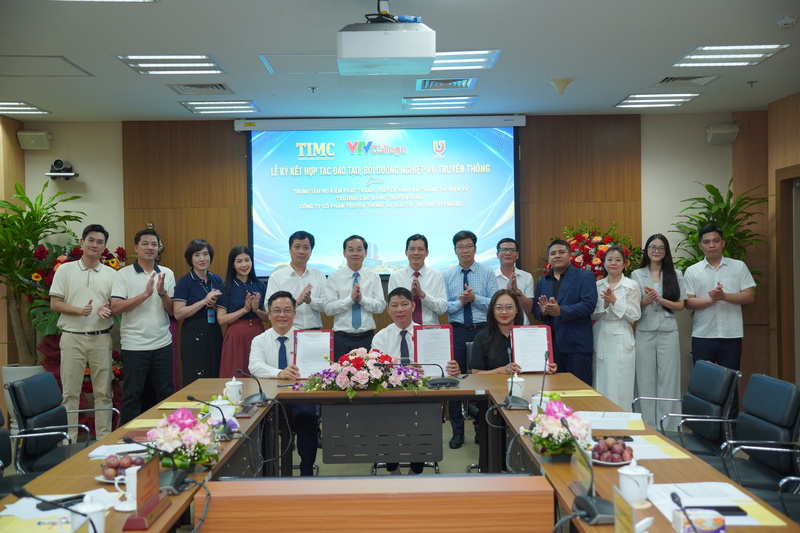 Ba đơn vị Trung tâm Đo kiểm Phát thanh, Truyền hình và Thông tin điện tử; Trường Cao đẳng Truyền hình; Công ty Cổ phần Truyền thông và Giải trí Jin Pro Network, ký kết hợp tác đào tạo, bồi dưỡng nghiệp vụ truyền thông.