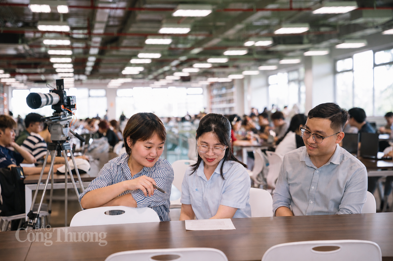 Sự phát triển nhanh chóng của AI và công nghệ số đang mở ra nhiều cơ hội nhưng cũng đặt ra không ít thách thức đối với báo chí. Ảnh: NVCC
