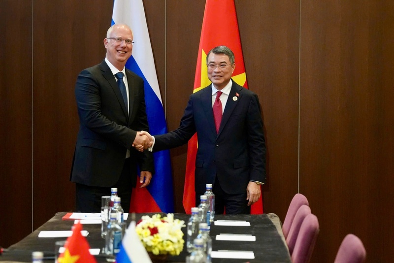 Thủ tướng Chính phủ Lê Minh Hưng tiếp Tổng Giám đốc Quỹ Đầu tư trực tiếp Nga Kiril Dmitriev - Ảnh: Báo Nhân Dân