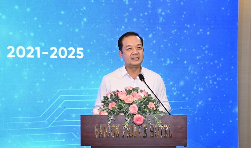 Thứ trưởng Bộ Khoa học và Công nghệ Phạm Đức Long phát biểu tại hội nghị.