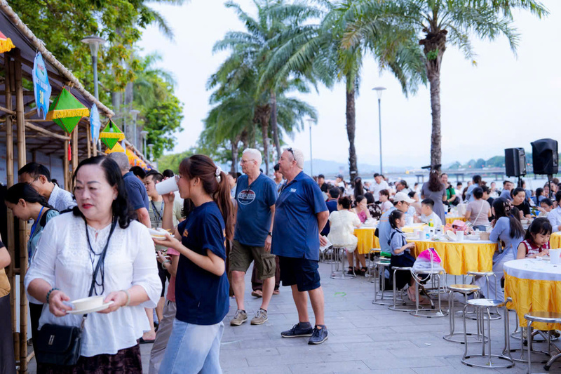 Ngoài di sản, văn hoá, con người, cảnh quang..., ẩm thực Huế cũng là những trải nghiệm thú vị cho du khách đến với Cố đô. Ảnh: Nguyễn Tuấn