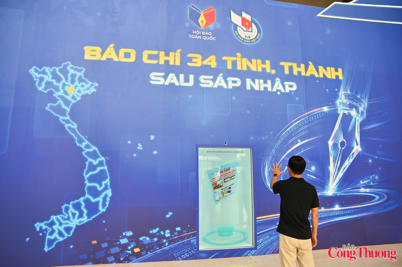 Năm nay, Hội Báo toàn quốc có tổng cộng 87 gian trưng bày được bố trí tại các khu vực gồm khu trung tâm, khu báo chí chủ lực, khu thành phố Hải Phòng, khu các cấp Hội Nhà báo và khu trưng bày ngoài trời. Ảnh: Nam Nguyễn