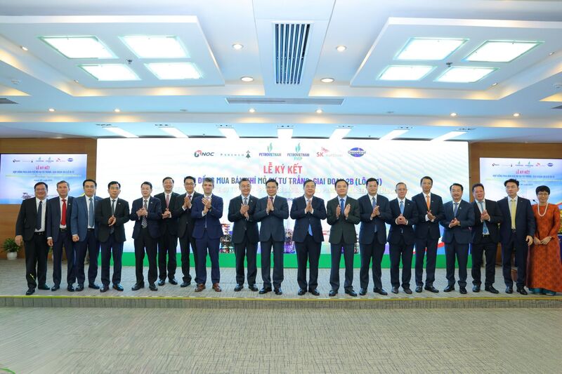Các đại biểu tại buổi lễ