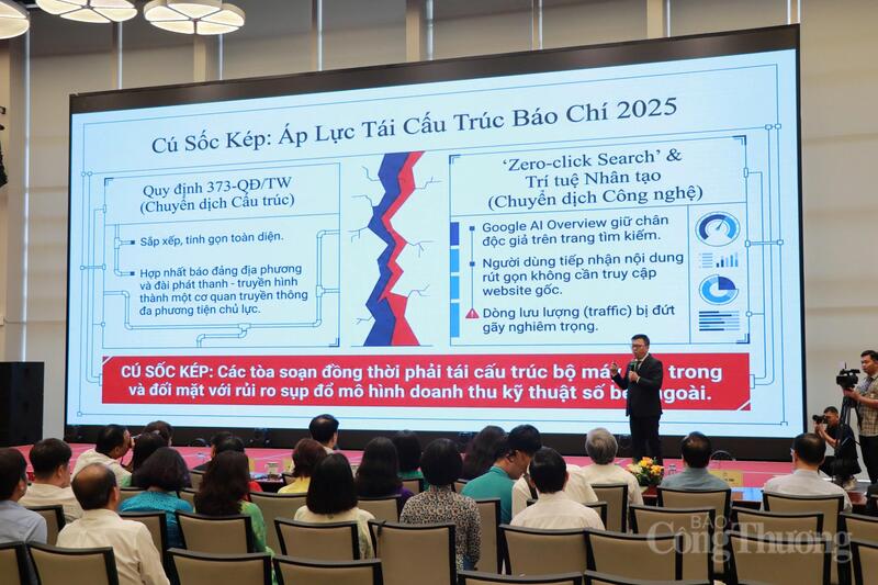 Đồng chí Lê Quốc Minh - Ủy viên Trung ương Đảng, Phó Trưởng Ban Tuyên giáo và Dân vận Trung ương, Tổng Biên tập Báo Nhân Dân, Chủ tịch Hội Nhà báo Việt Nam trình bày tham luận với chủ đề "Phát triển báo chí trong kỷ nguyên trí tuệ nhân tạo".