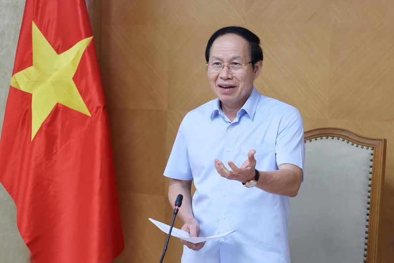 Phó Thủ tướng Lê Tiến Châu chủ trì họp về xây dựng dự thảo Đề án "Xây dựng Cơ sở dữ liệu lớn về pháp luật" và Đề án "Ứng dụng trí tuệ nhân tạo trong công tác xây dựng và tổ chức thi hành pháp luật" - Ảnh: VGP/Thu Sa