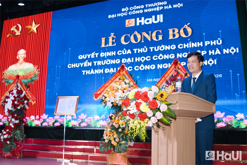 PGS.TS. Kiều Xuân Thực - Giám đốc Đại học Công nghiệp Hà Nội phát biểu tại buổi lễ.