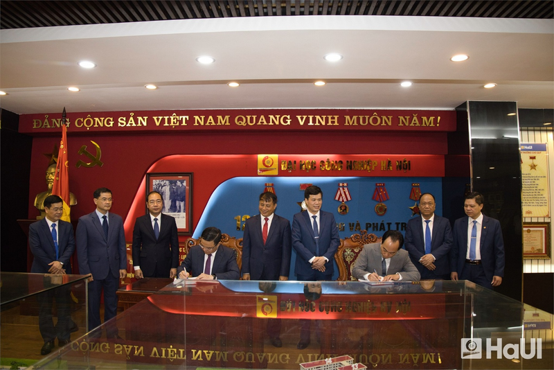 Chuyển Trường ĐH Công nghiệp Hà Nội thành Đại học Công nghiệp Hà Nội - 8