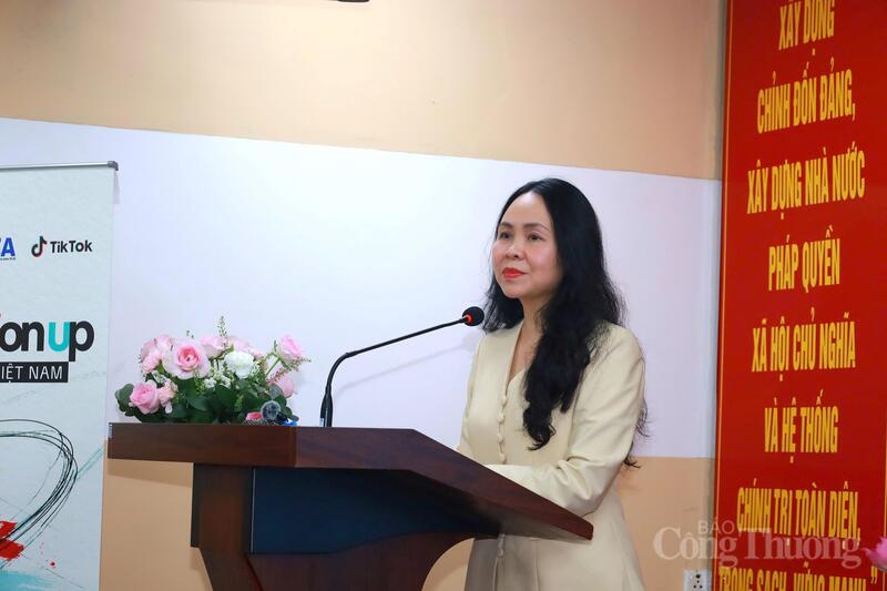 Bà Lê Hoàng Oanh, Cục trưởng Cục Thương mại điện tử và Kinh tế số.