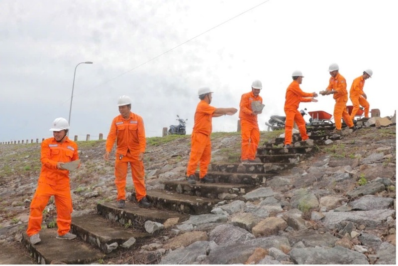 Sự tiếp nối giữa các thế hệ là nguồn động lực để AKKN không ngừng đổi mới và phát triển. Ảnh: Thu Hoài