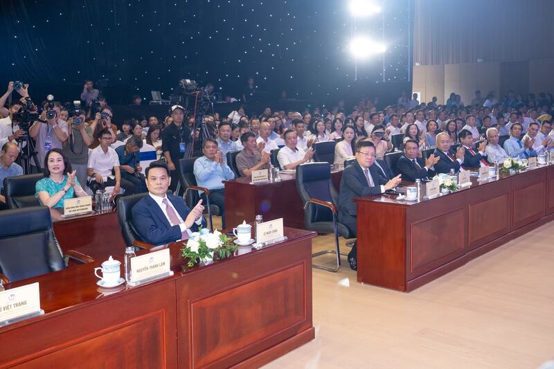 Các đại biểu tham dự Lễ bế mạc Hội Báo toàn quốc 2026.