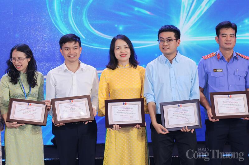 Báo Công Thương đoạt giải 'Gian trưng bày ấn tượng đặc sắc' tại Hội Báo toàn quốc 2026 - 2