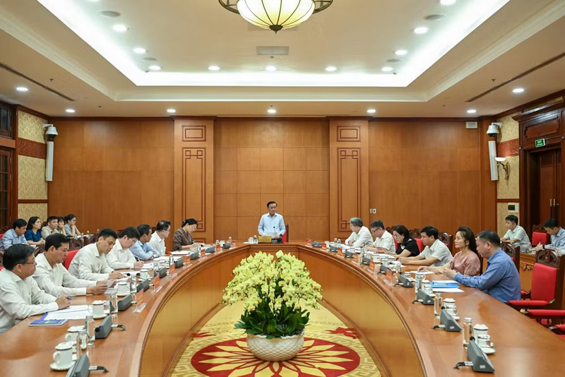 Thường trực Ban Bí thư đề nghị, Văn phòng Trung ương Đảng rà soát, khắc phục kịp thời các khó khăn, vướng mắc trong quá trình triển khai các dự án...