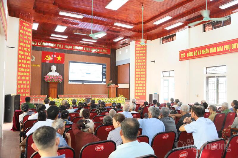 Lực lượng Công an tỉnh Hà Tĩnh đang dồn toàn lực để rà soát, đối chiếu dữ liệu và hướng dẫn người dân hoàn thiện thủ tục đăng ký lấy mẫu ADN thân nhân liệt sĩ. Ảnh: Phúc Sơn
