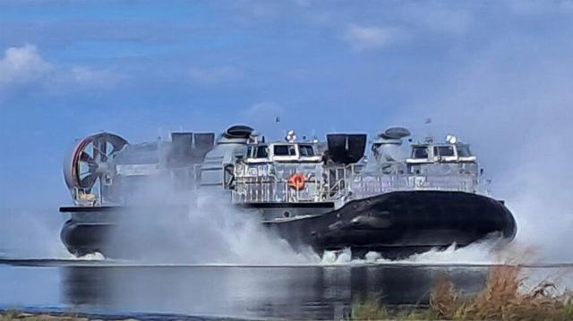 Tàu đổ bộ đệm khí LCAC-116. Ảnh: Lenta