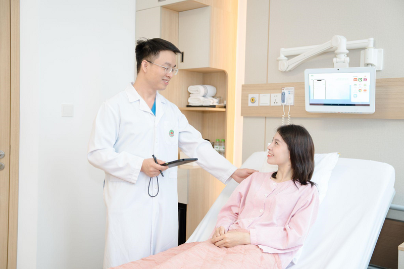 Bác sĩ đồng hành giúp nhiều chị em an tâm hơn trong hành trình điều trị các bệnh lý phụ khoa