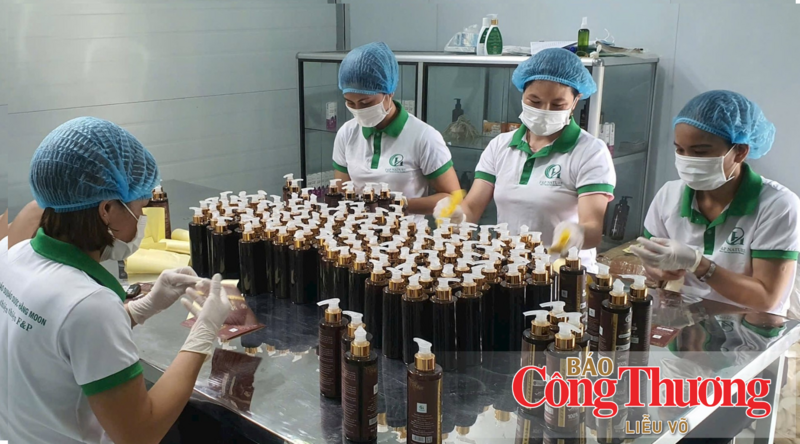 Khu vực doanh nghiệp tư nhân đã tạo việc làm cho hàng trăm nghìn lao động địa phương.