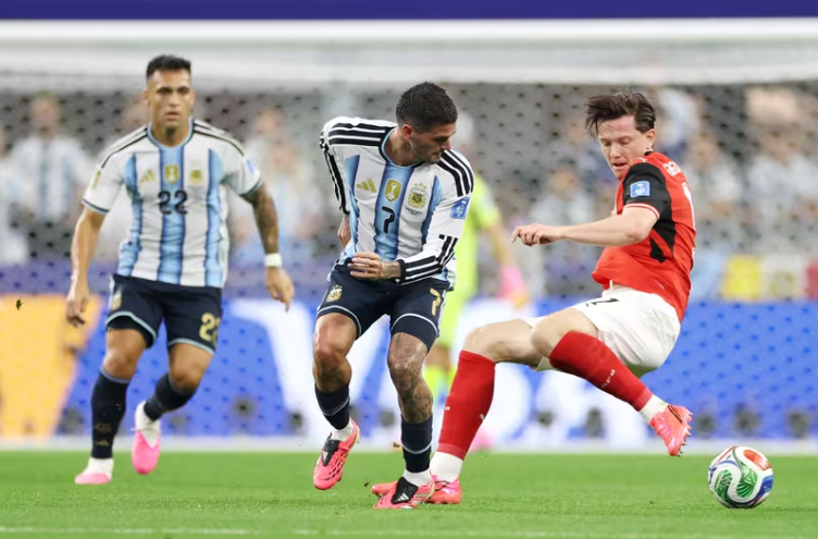 Hệ thống chiến thuật của đội tuyển Argentina vận hành rất nhịp nhàng. Ảnh: FIFA.