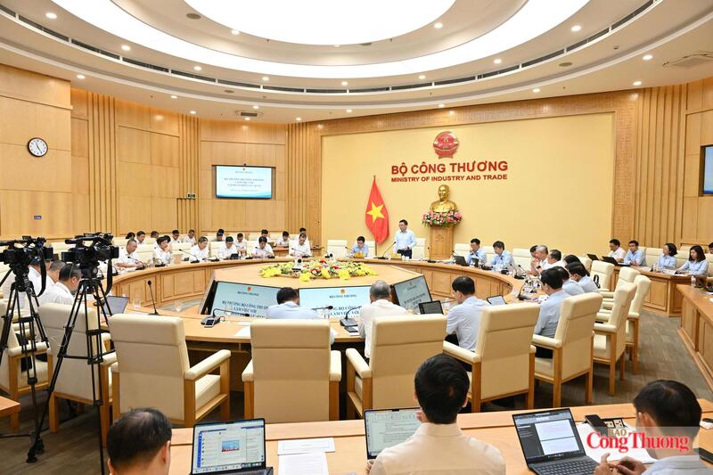 Toàn cảnh buổi làm việc.