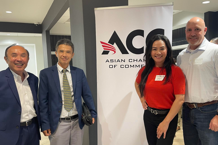 Đại diện Chi nhánh Thương vụ Việt Nam tại Houston làm việc cùng ACC.