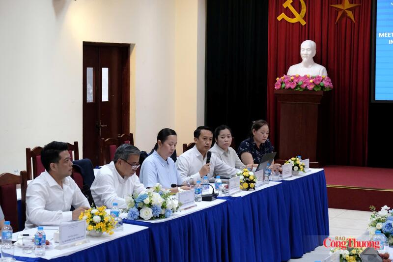 Các đại biểu đóng góp ý kiến tại buổi làm việc. Ảnh: Lê An