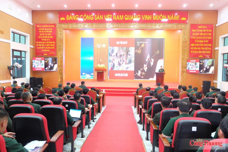 Hội nghị rút kinh nghiệm các mô hình hay, cách làm sáng tạo trong ứng dụng chuyển đổi số tại Biên phòng tỉnh Lai Châu.