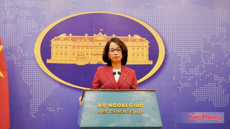 Người phát ngôn Bộ Ngoại giao Phạm Thu Hằng chia sẻ tại buổi họp báo.