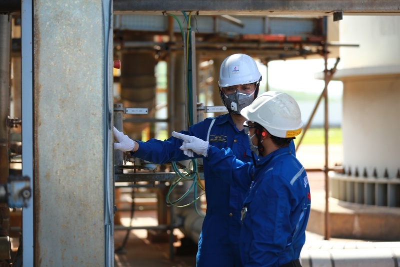 Các kỹ sư tại NMLD Dung Quất được đánh giá là những chuyên gia hàng đầu trong lĩnh vực lọc hóa dầu tại Việt Nam. Ảnh: Petrovietnam