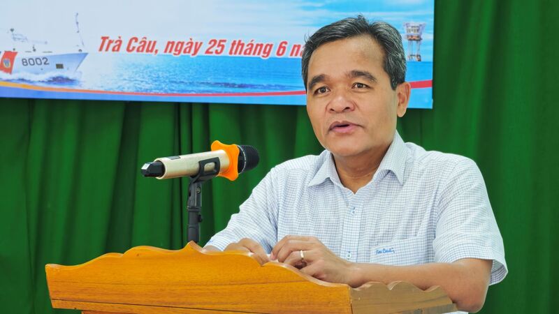 Đồng chí Hồ Văn Niên, Ủy viên Trung ương Đảng, Bí thư Tỉnh ủy Quảng Ngãi phát biểu tại hội nghị. Ảnh: Nam Trung