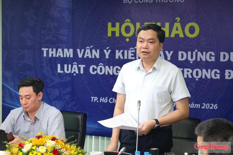 Cục trưởng Cục Công nghiệp (Bộ Công Thương) Trần Việt Hoà phát biểu tại hội thảo.