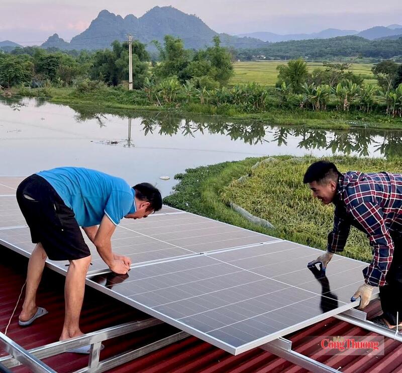 Điện mặt trời áp mái đang dần trở thành lựa chọn quen thuộc của nhiều hộ dân khu vực miền núi Thanh Hoá. Ảnh: Ngô Nhung