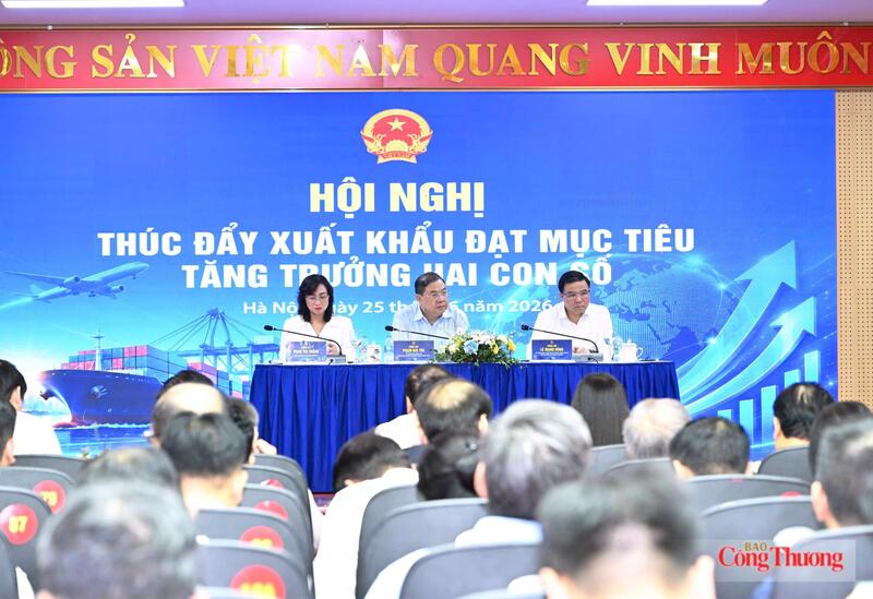Hội nghị thúc đẩy xuất khẩu đạt mục tiêu tăng trưởng hai con số tổ chức sáng 24/6. Ảnh: Cấn Dũng