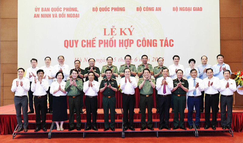 Chủ tịch Quốc hội Trần Thanh Mẫn và các đại biểu dự Lễ ký Quy chế phối hợp. Ảnh: Lâm Hiển