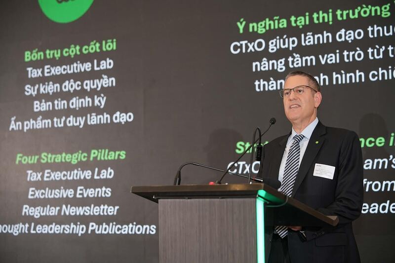 Ông Michael Fiore - Lãnh đạo dịch vụ tư vấn thuế và pháp lý Deloitte Đông Nam Á phát biểu tại tọa đàm. Ảnh: DN