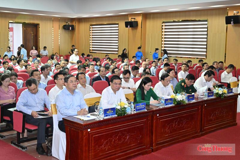 Phó Thủ tướng Thường trực Chính phủ Phạm Gia Túc tham dự Hội nghị thúc đẩy xuất khẩu đạt mục tiêu tăng trưởng hai con số. Ảnh: Cấn Dũng
