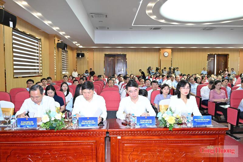 Đại diện các bộ, ngành, địa phương, doanh nghiệp tham dự hội nghị
