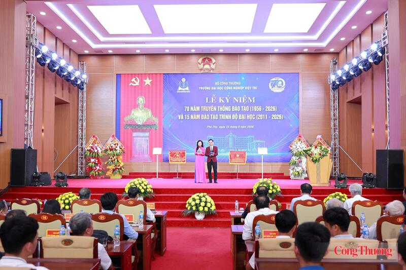 Trường Đại học Công nghiệp Việt Trì tổ chức Lễ kỷ niệm 70 năm truyền thống đào tạo (1956-2026) và 15 năm đào tạo trình độ đại học (2011-2026). Ảnh: Quỳnh Trang