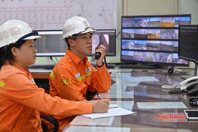 Công nghệ số, AI và dữ liệu thời gian thực giúp tối ưu hóa tiêu thụ điện, tạo bước ngoặt trong quản lý năng lượng hiện đại. Ảnh: Thu Hường
