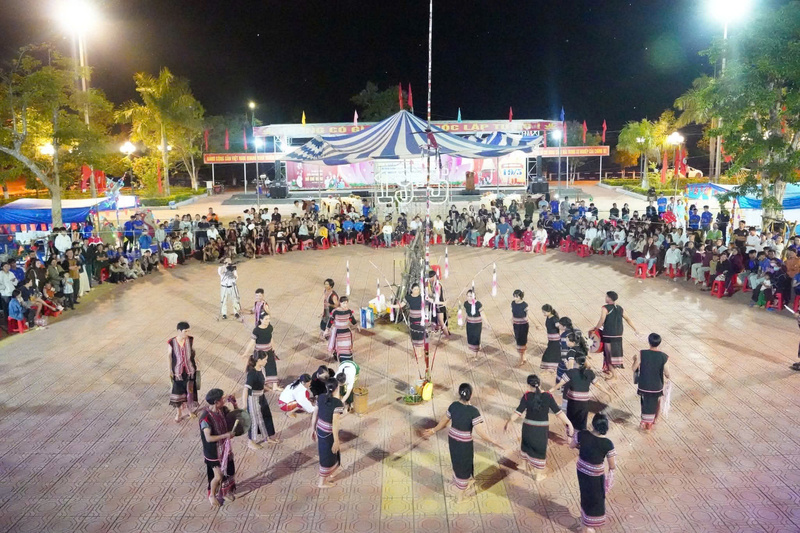 Các hoạt động truyền thống bản địa luôn được gìn giữ để phát triển cộng đồng đậm chất bản sắc văn hóa dân tộc. Ảnh: Tu Mơ Rông