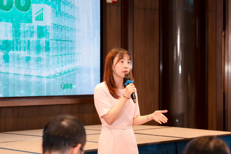 Bà Trần Mai Thảo, Giám đốc Tài chính F88 thuyết trình trong sự kiện IR talk.