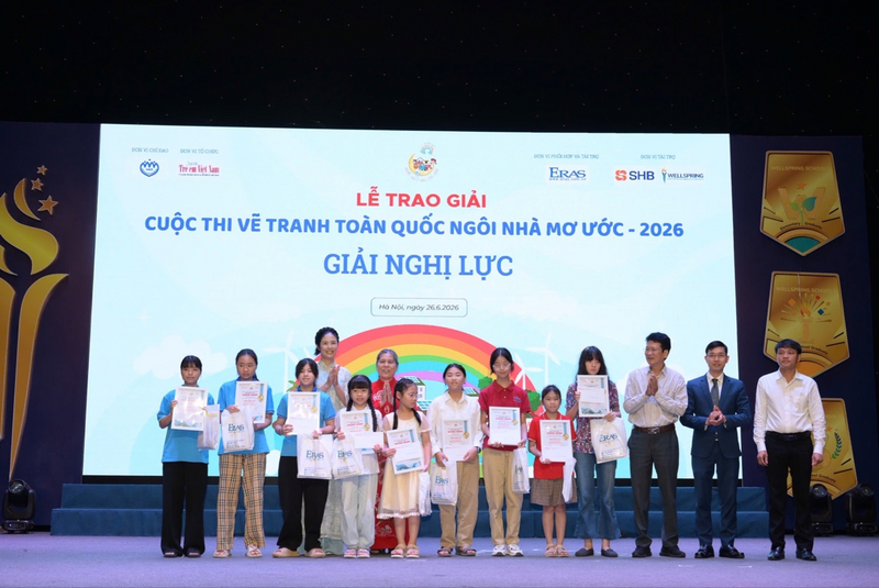 Ban tổ chức vinh danh 10 em nhỏ đạt giải Nghị lực tại Cuộc thi vẽ tranh toàn quốc “Ngôi nhà mơ ước” năm 2026. Ảnh: Ban tổ chức