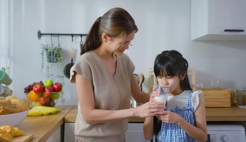 Lựa chọn sữa cho con là quyết định dựa trên niềm tin. Ảnh: Nestlé Việt Nam