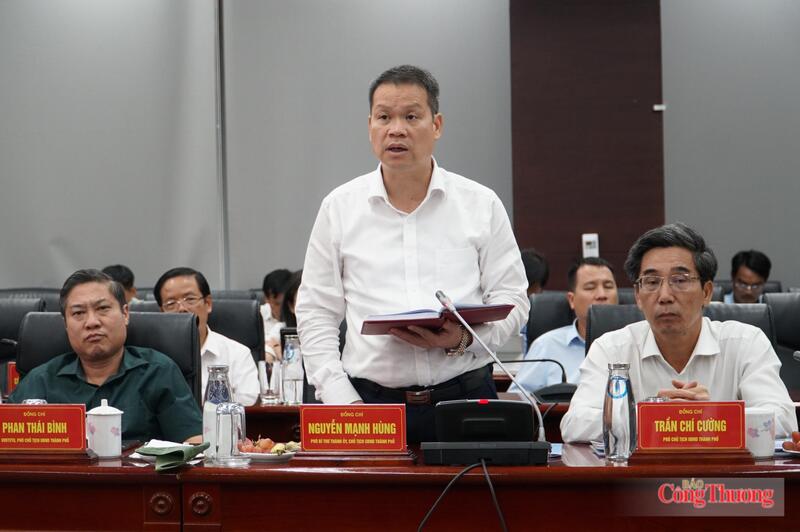 Chủ tịch UBND TP. Đà Nẵng Nguyễn Mạnh Hùng phát biểu tại buổi làm việc.