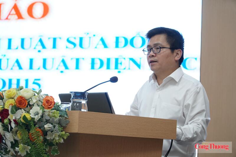 Thứ trưởng Bộ Công Thương Trương Thanh Hoài phát biểu chỉ đạo tại hội thảo.
