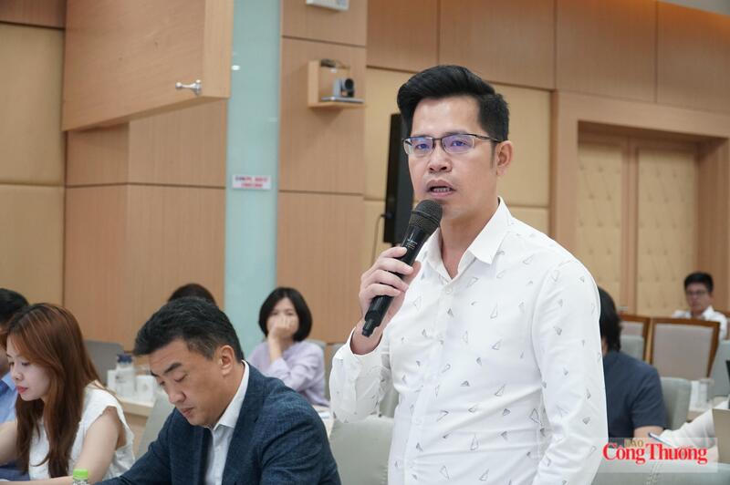 Ông Trần Huỳnh Vương Hoài Vũ, đại diện Sở Công Thương TP. Đà Nẵng phát biểu góp ý tại hội thảo.