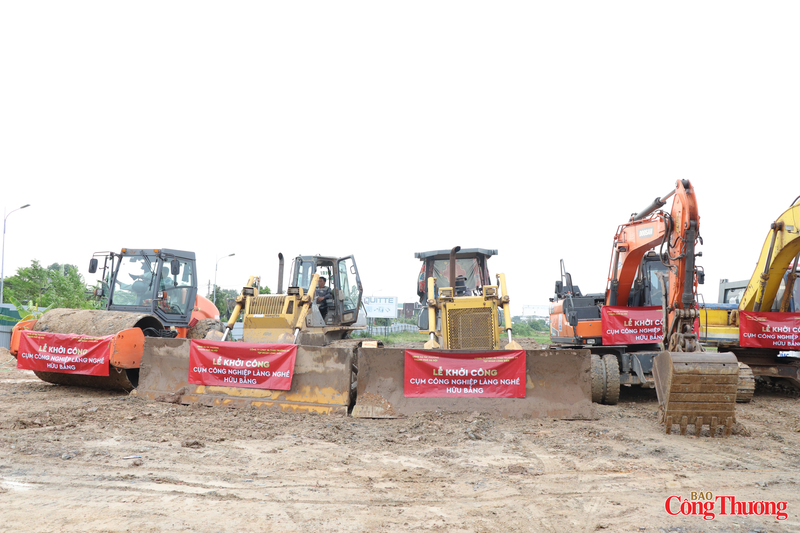 Cụm công nghiệp Làng nghề Hữu Bằng (xã Tây Phương, Hà Nội) chính thức khởi công, mở ra không gian sản xuất xanh, hiện đại cho làng nghề phía Tây Thủ đô. Ảnh: Thanh Tuấn